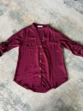 JCZHWQU Women's Burgundy Mandarin-collared Blouse with Tab Sleeves, Size M
